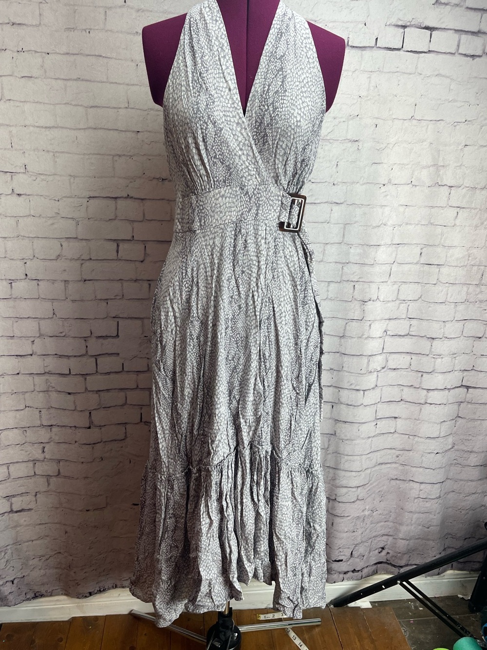 Anthropologie size 6 Marfa light gray snake print maxi dress